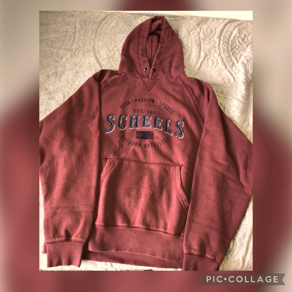 Men’s medium rustic red outdoor hoodie.